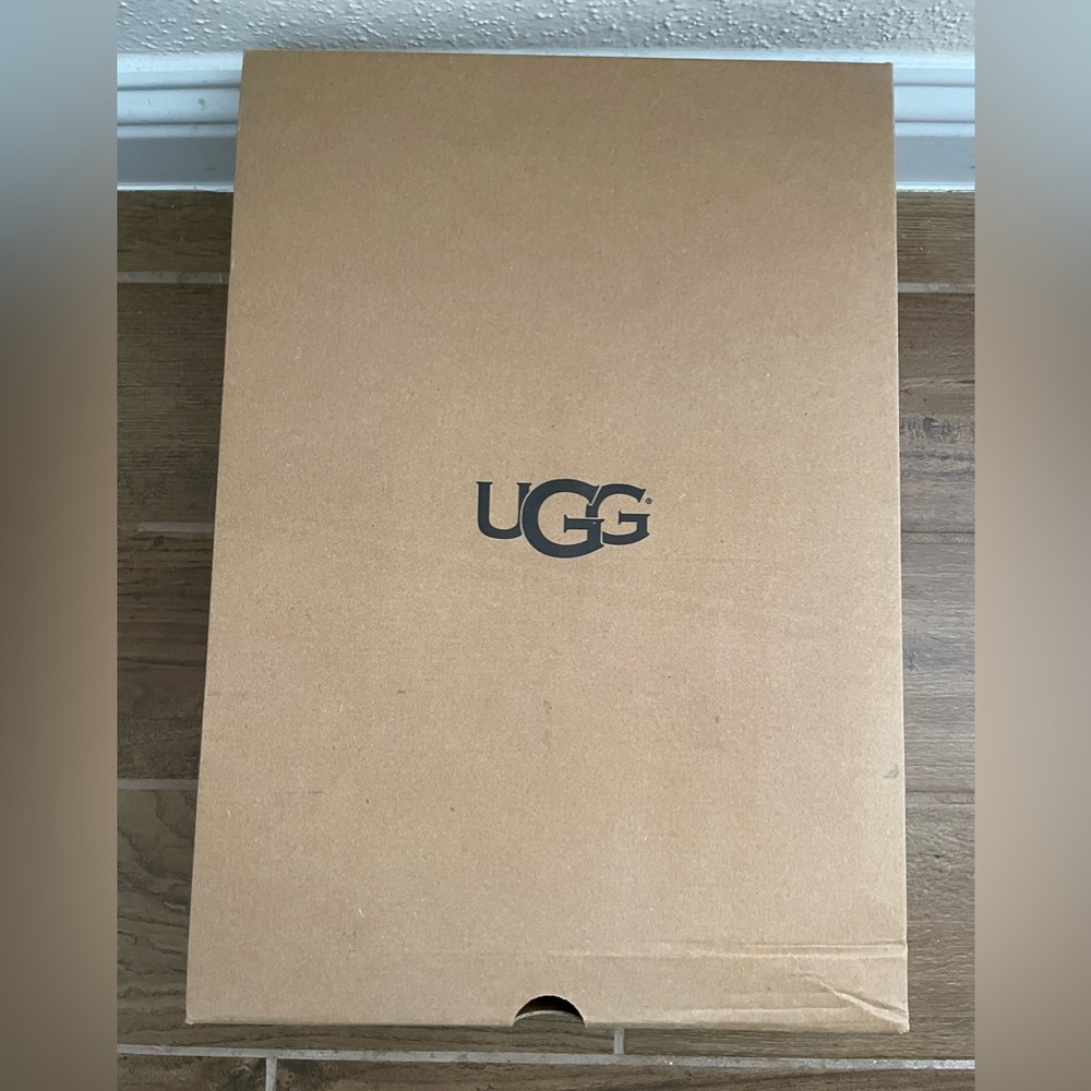 UGG Women’s Size US 7 Shaye Black Rubber Rain Boot - Picture 4 of 16